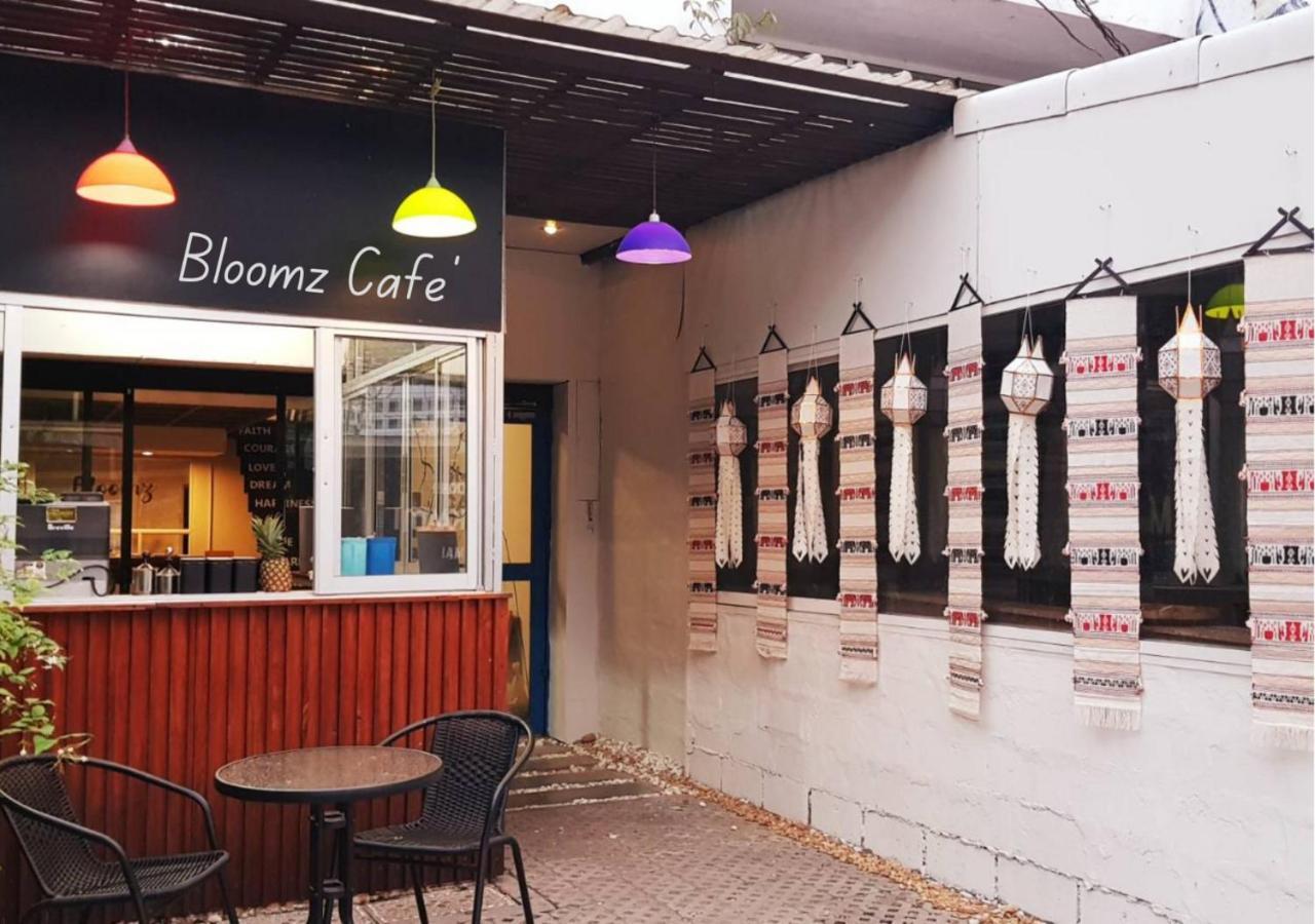 Bloomz Hostel Chiang Mai Dış mekan fotoğraf