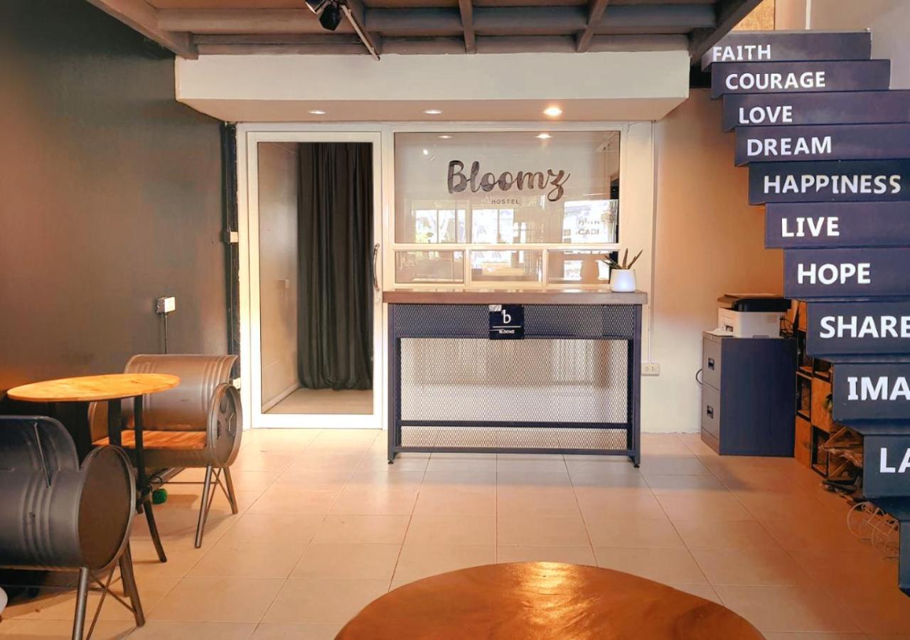 Bloomz Hostel Chiang Mai Dış mekan fotoğraf